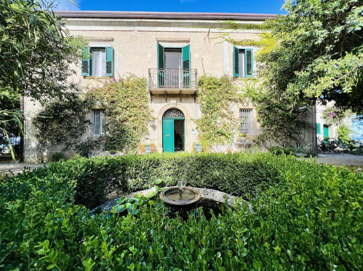 Villa Giuffrè Capo dʼOrlando Esterno foto